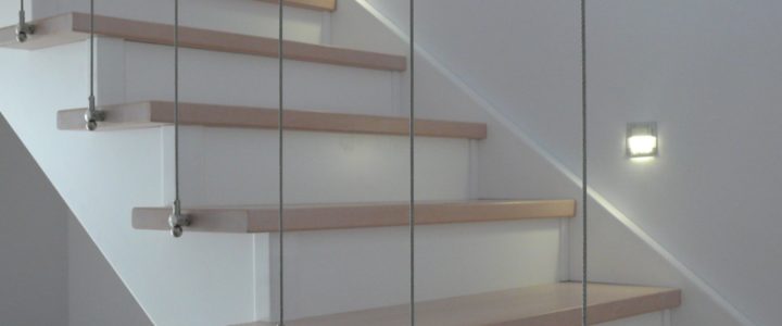 Gamma schody drewniane policzkowo – osiodłane klasyczne i nowoczesne